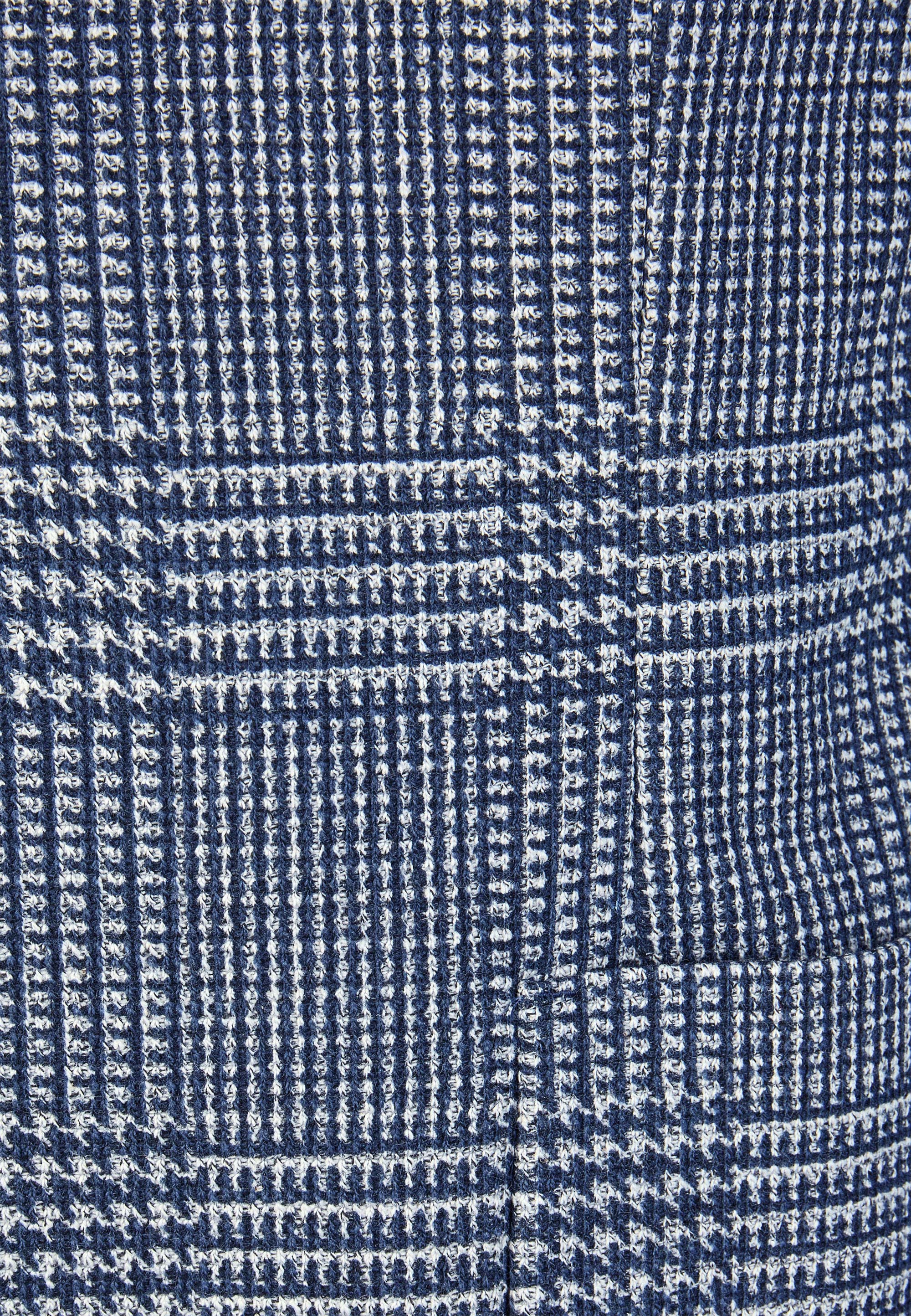 15892-162006 690