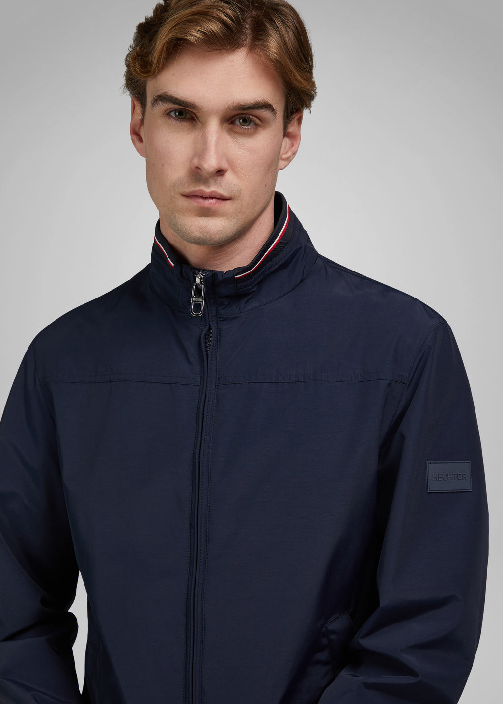 VESTE