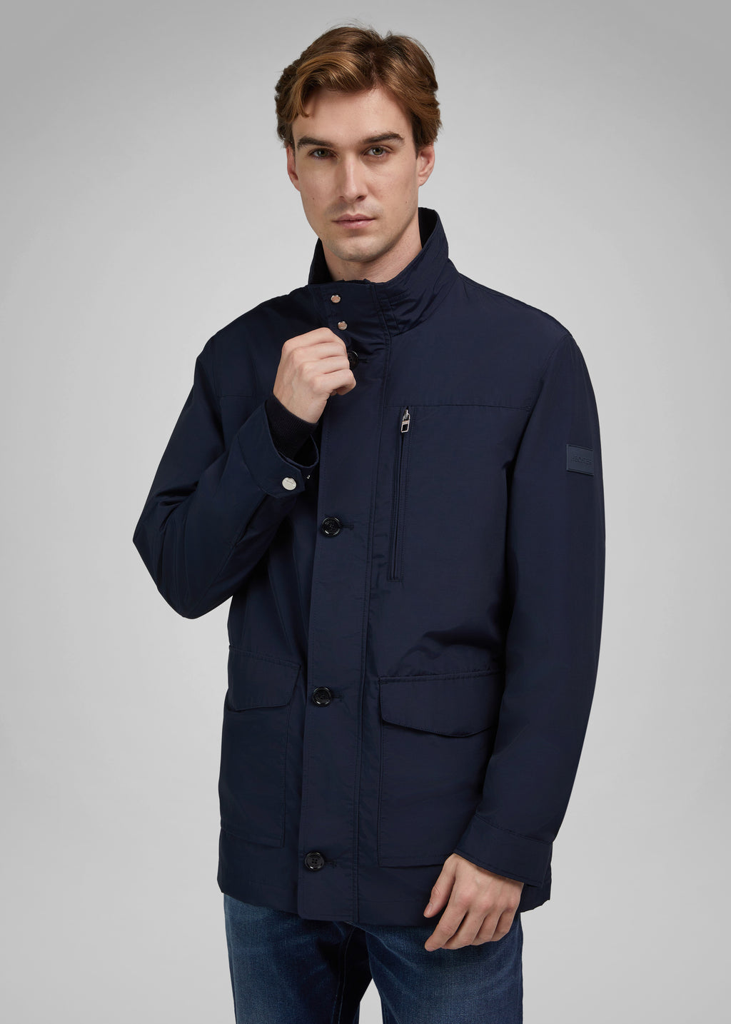 VESTE