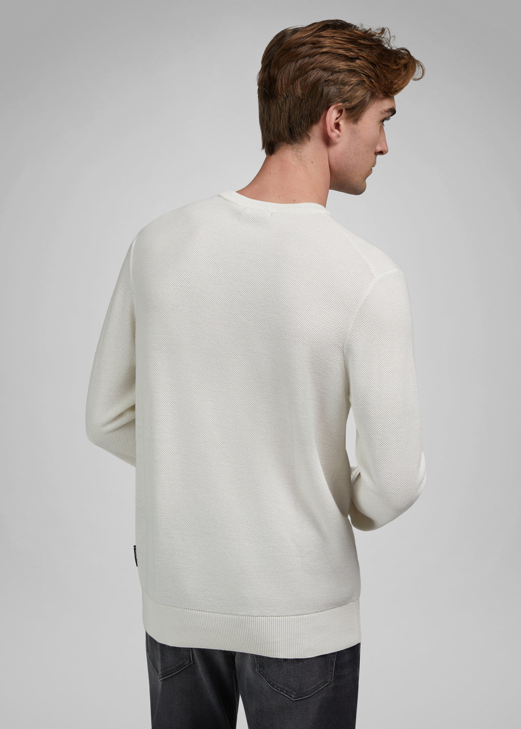 STRICK CREWNECK
