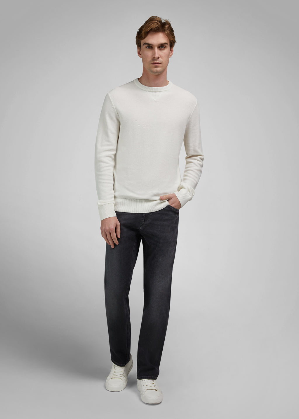 STRICK CREWNECK