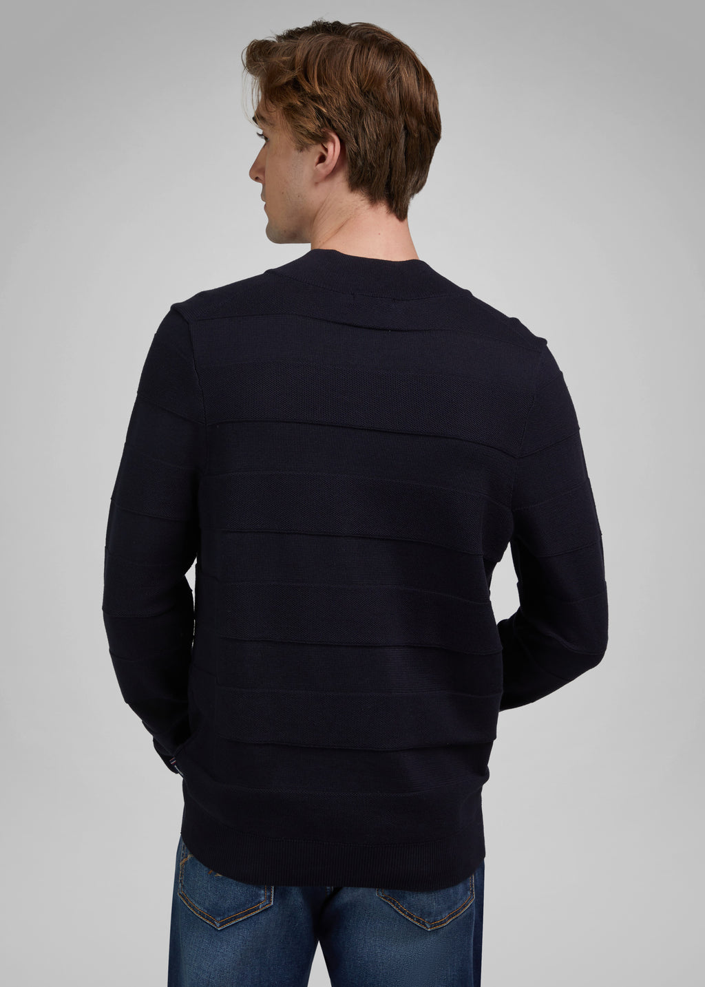 PULL EN TRICOT AVEC COL MONTANT ET FERMETURE ÉCLAIR